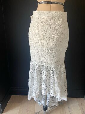 Two sisters Lace Mermaid Hem Women's Skirt - White